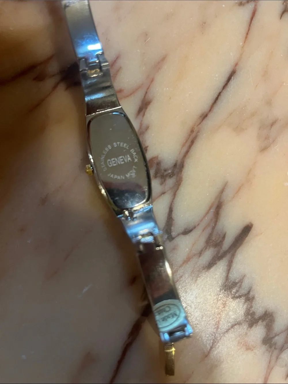Geneva gold watch new battery